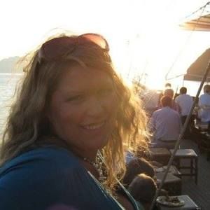 Meet your Posher, Debbie